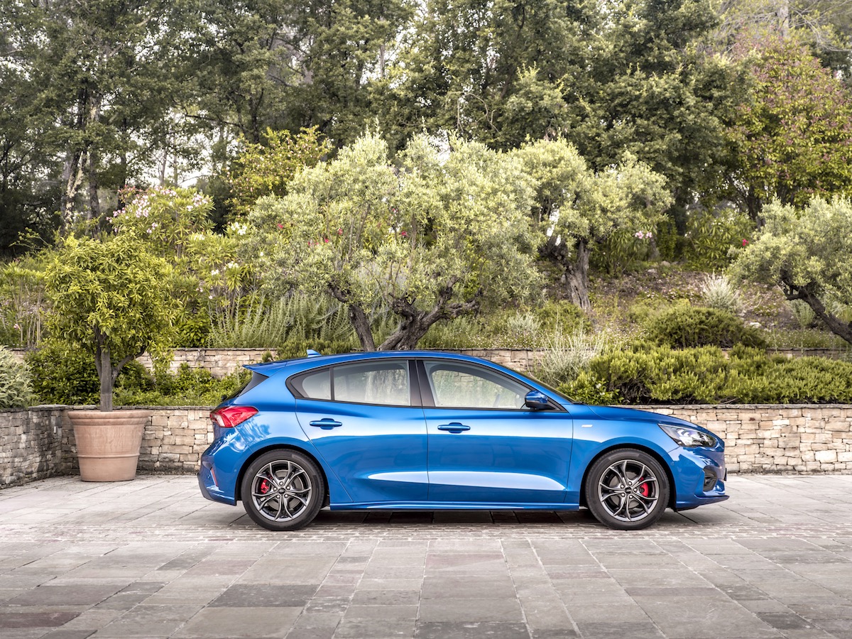 Revija-Evropa_FORD_FOCUS_DRIVE_ST-LINE__04.jpg