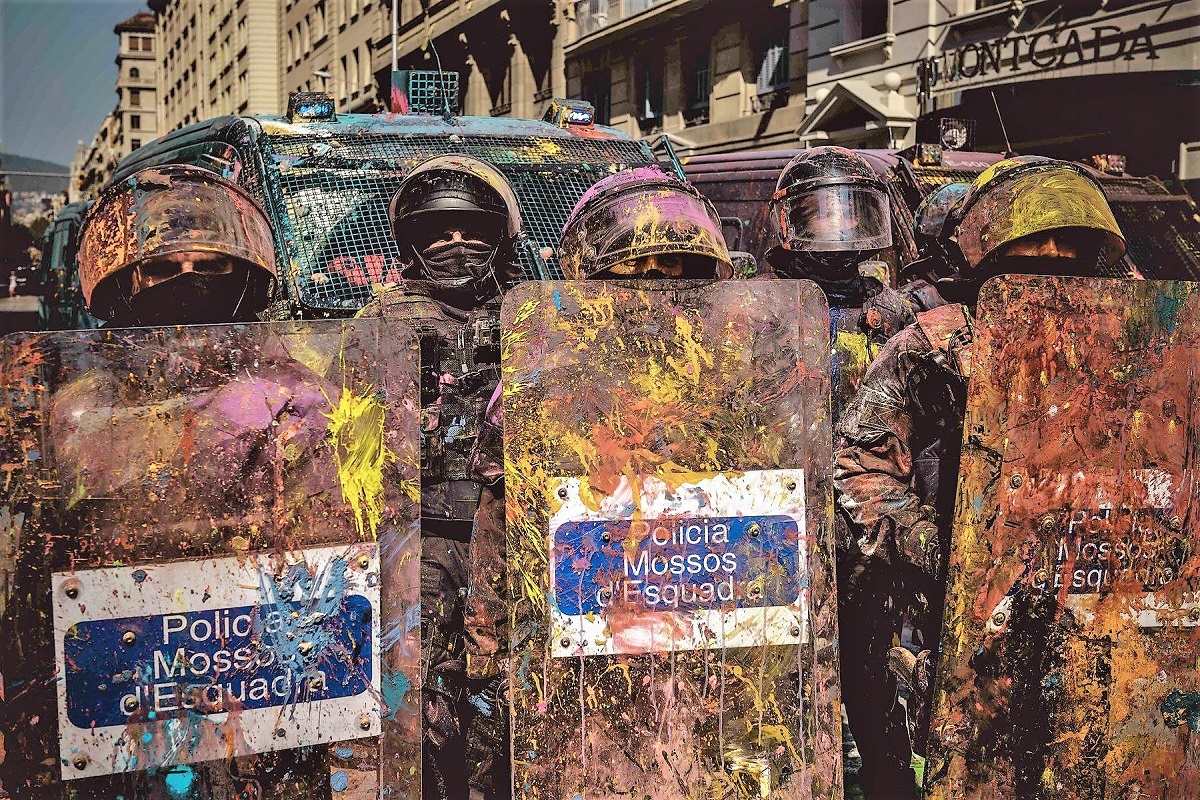 Barcelona_protesti_policija.jpg