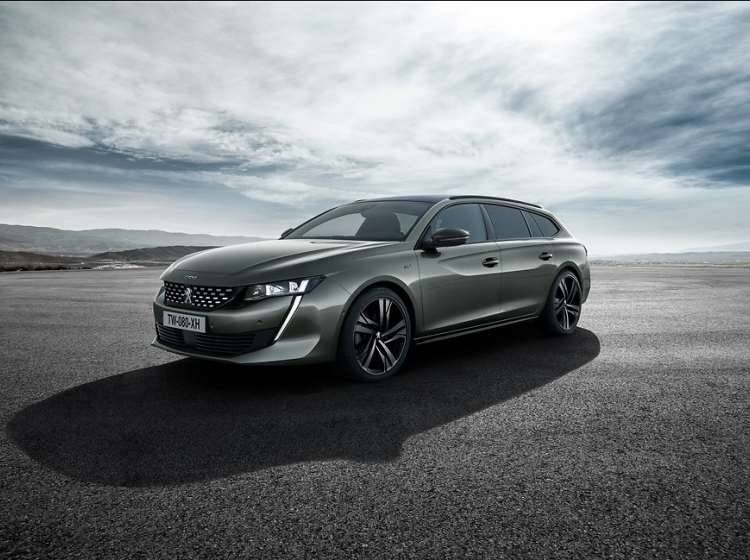 Peugeot v borbo segmenta D pošilja novega 508
