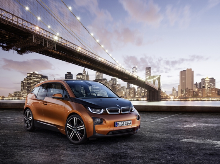 BMW predstavil novi serijski električni avtomobil i3